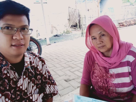 Ibu Nonoy di RT 03