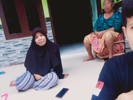 Perwakilan bpak. Tarsim di RT.04